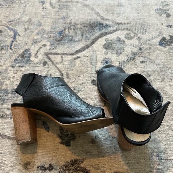 Steve Madden | Slater Open Toed Booties - Picture 4 of 7